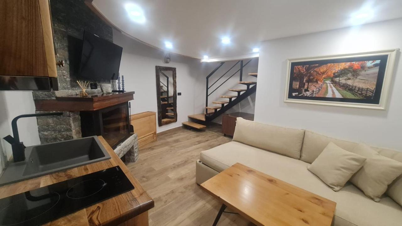 Tushemisht Bujtina Gjyshi Ilo酒店 外观 照片